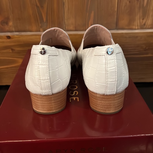 Taryn Rose white shoes - Picture 4 of 7